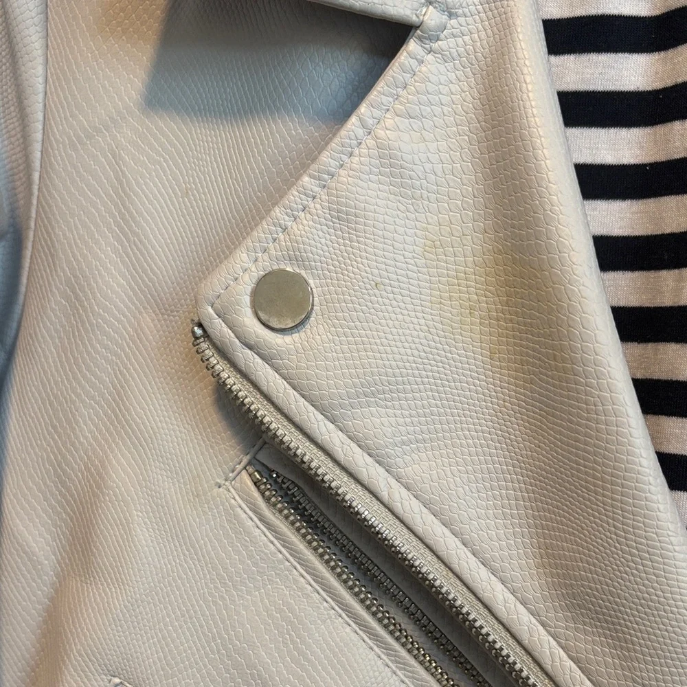 Bagatelle Light Gray Snakeskin Leather Jacket - Picture 3 of 9